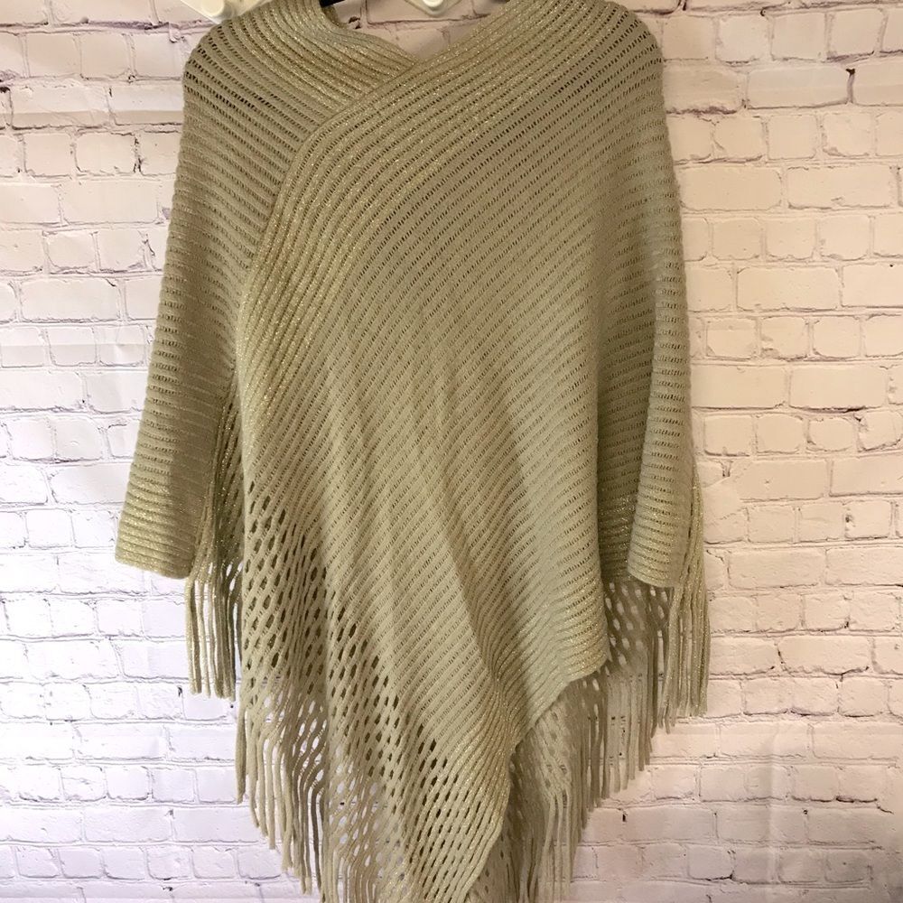WHITE MARK Women's Sansa Lightweight Gold Knit Fringe Boho Festival Poncho OS